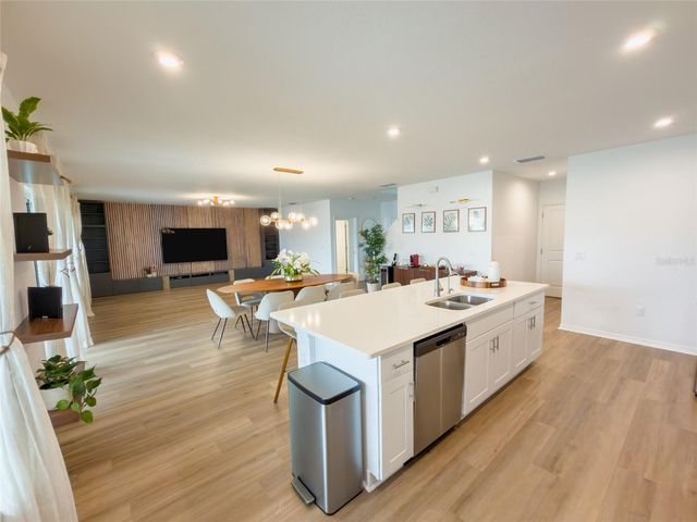 374 PINE TREE BRIDGE TRAIL, St Cloud, FL 34772