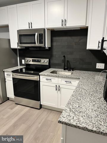 318 E MARSHALL ST, Norristown, PA 19401