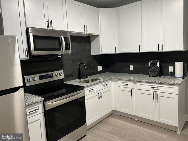 318 E MARSHALL ST, Norristown, PA 19401