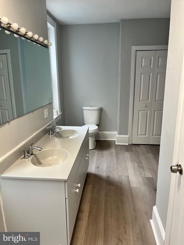 318 E MARSHALL ST, Norristown, PA 19401
