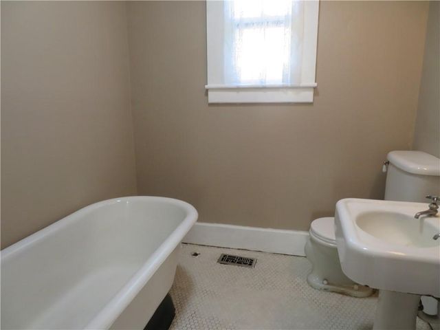 310 E Kaskaskia Street, Paola, KS 66071