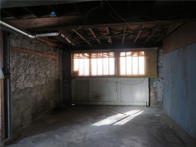 310 E Kaskaskia Street, Paola, KS 66071