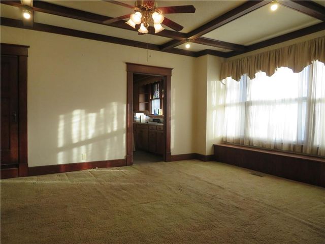 310 E Kaskaskia Street, Paola, KS 66071