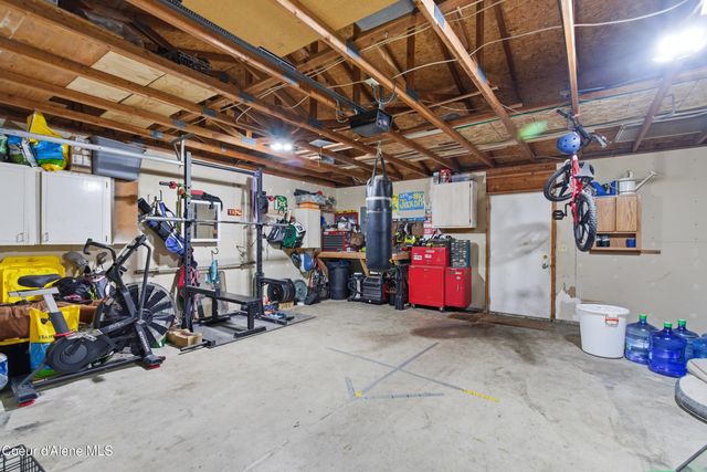 1909 W James Crowe DR, Hayden, ID 83835
