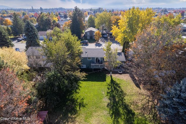 1909 W James Crowe DR, Hayden, ID 83835