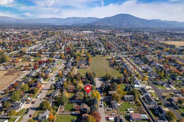 1909 W James Crowe DR, Hayden, ID 83835