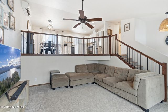 1909 W James Crowe DR, Hayden, ID 83835