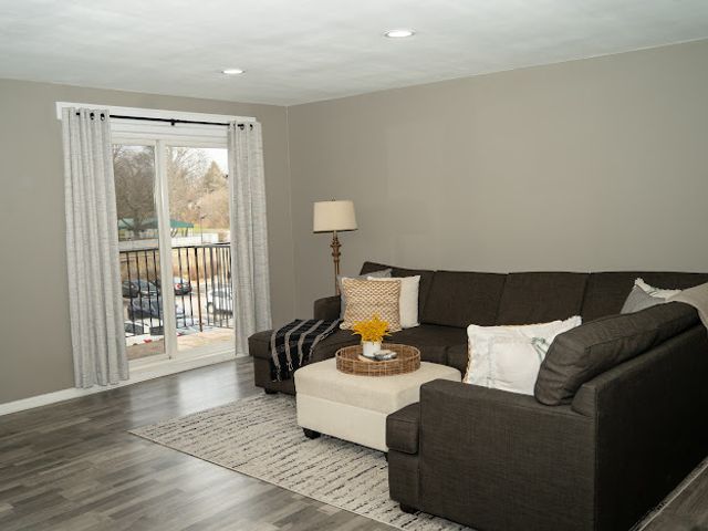 1056 N Mill Street 304, Naperville, IL 60563