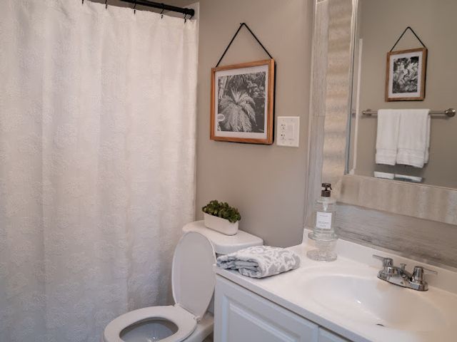 1056 N Mill Street 304, Naperville, IL 60563