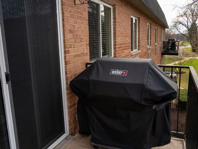 1056 N Mill Street 304, Naperville, IL 60563