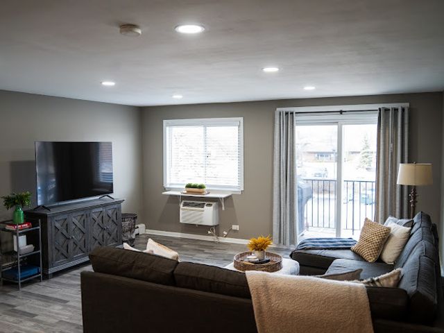 1056 N Mill Street 304, Naperville, IL 60563