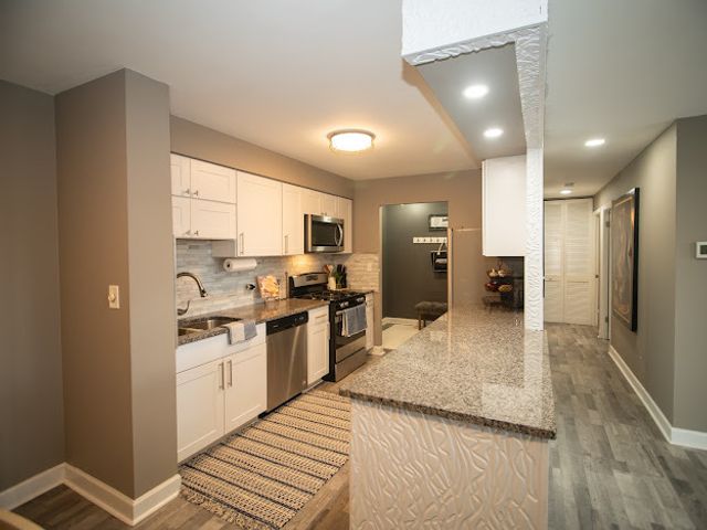 1056 N Mill Street 304, Naperville, IL 60563