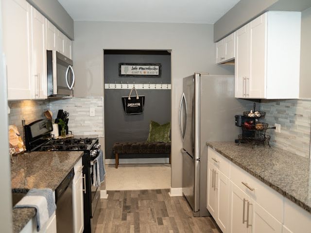 1056 N Mill Street 304, Naperville, IL 60563