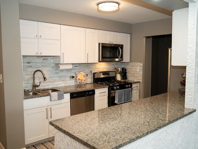 1056 N Mill Street 304, Naperville, IL 60563