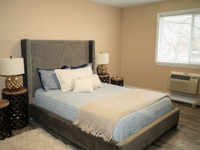 1056 N Mill Street 304, Naperville, IL 60563