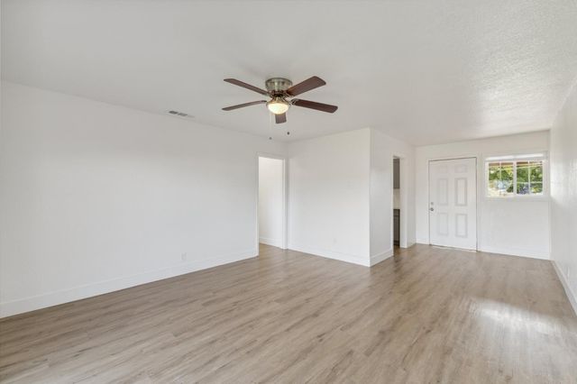 4366 N Holt, Fresno, CA 93705