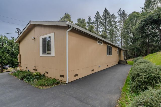 20070 Tellurium Dr, Pine Grove, CA 95665