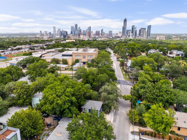 2102 Brackenridge ST B, Austin, TX 78704