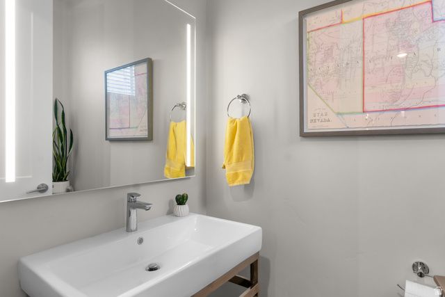 11362 S WILLOW WALK DR, South Jordan, UT 84009