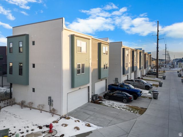 11362 S WILLOW WALK DR, South Jordan, UT 84009