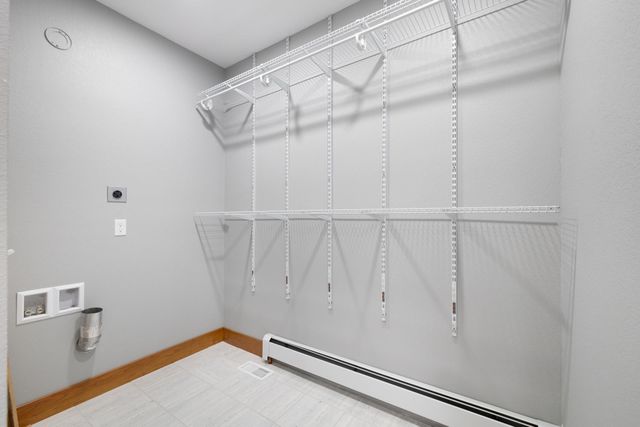 110 SE 7th St, Minot, ND 58701