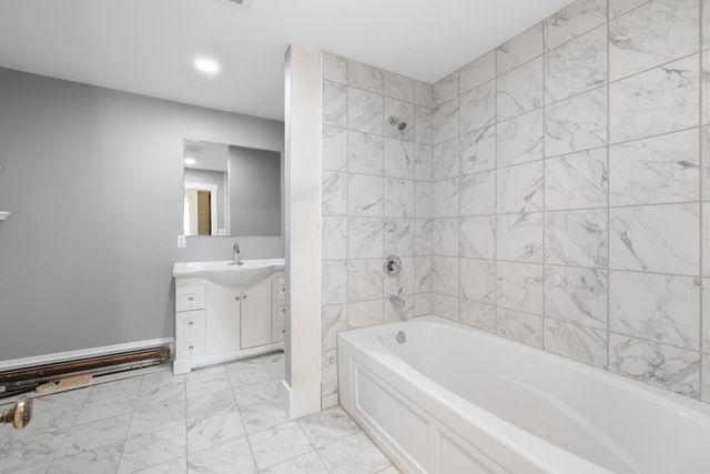 110 SE 7th St, Minot, ND 58701