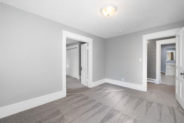 110 SE 7th St, Minot, ND 58701