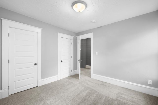 110 SE 7th St, Minot, ND 58701