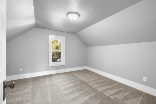 110 SE 7th St, Minot, ND 58701