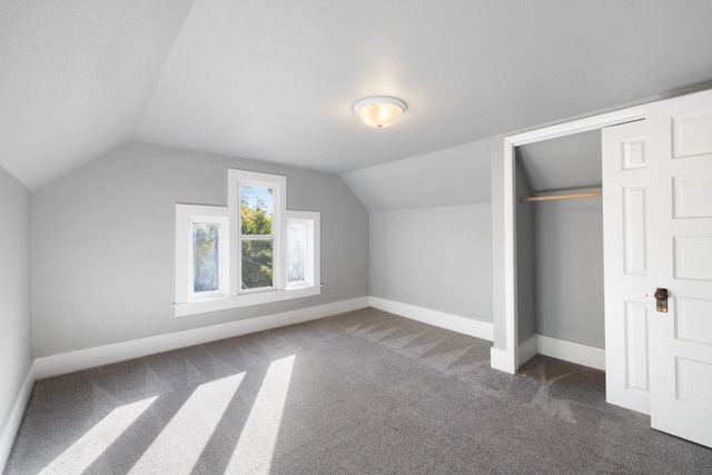 110 SE 7th St, Minot, ND 58701