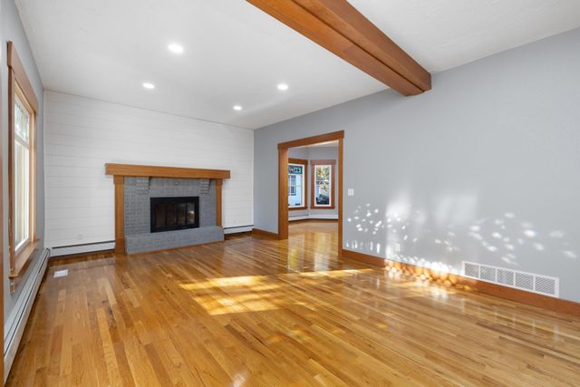 110 SE 7th St, Minot, ND 58701