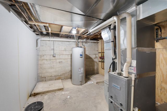 110 SE 7th St, Minot, ND 58701