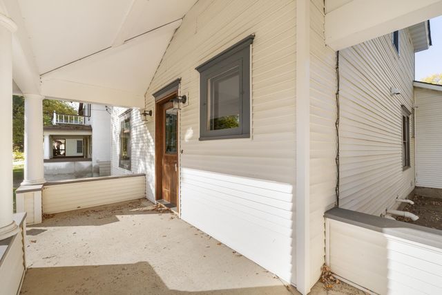 110 SE 7th St, Minot, ND 58701