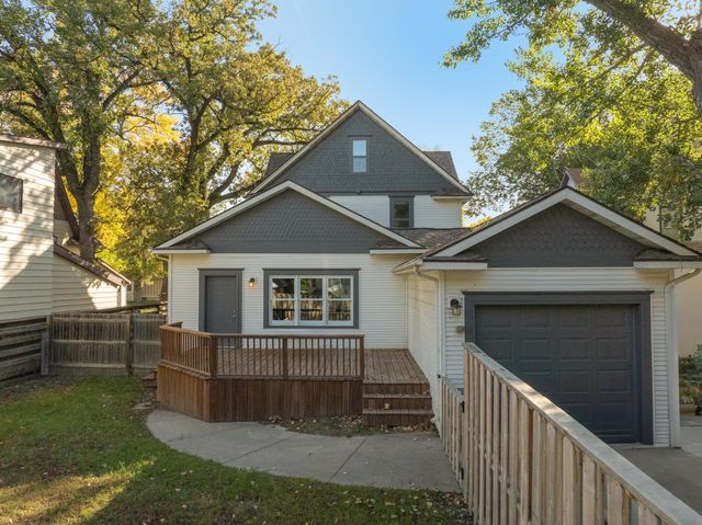 110 SE 7th St, Minot, ND 58701