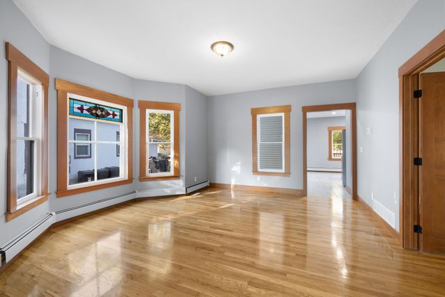 110 SE 7th St, Minot, ND 58701