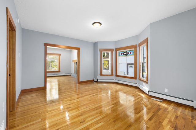 110 SE 7th St, Minot, ND 58701