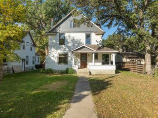 110 SE 7th St, Minot, ND 58701