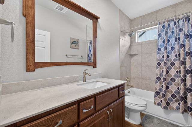 921 ACADEMY OAKS DR, San Marcos, TX 78666