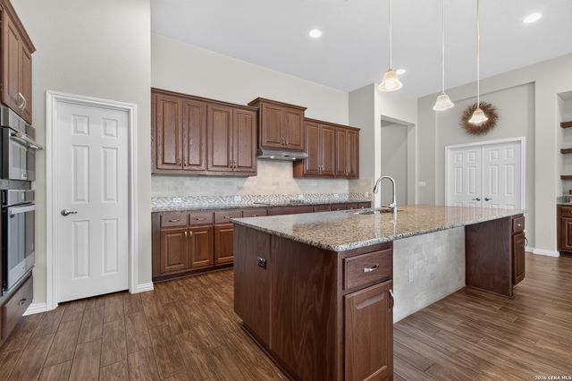 921 ACADEMY OAKS DR, San Marcos, TX 78666