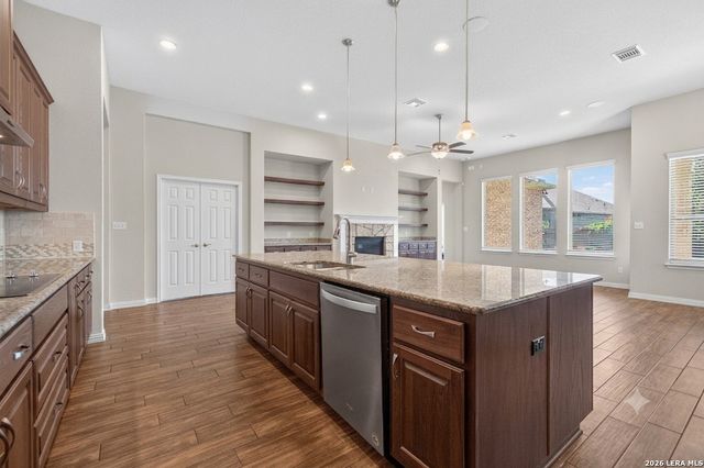 921 ACADEMY OAKS DR, San Marcos, TX 78666