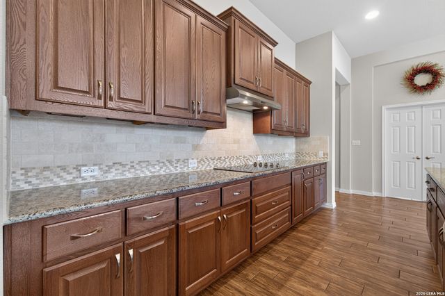 921 ACADEMY OAKS DR, San Marcos, TX 78666
