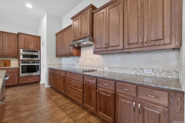 921 ACADEMY OAKS DR, San Marcos, TX 78666