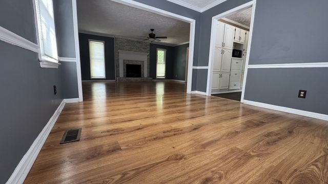 2306 Crown Hill Dr, Murfreesboro, TN 37129