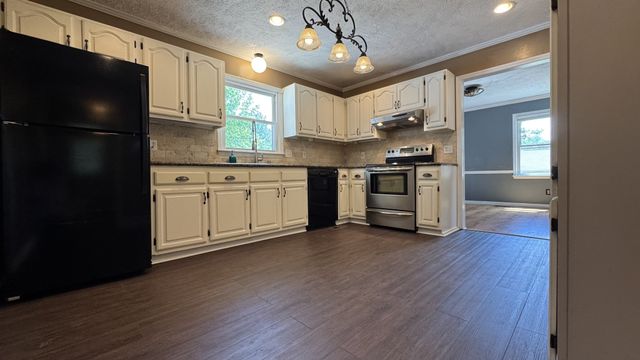 2306 Crown Hill Dr, Murfreesboro, TN 37129