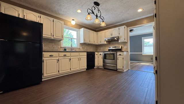 2306 Crown Hill Dr, Murfreesboro, TN 37129