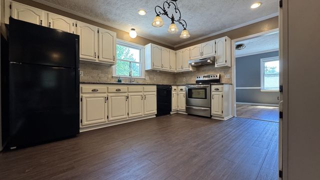 2306 Crown Hill Dr, Murfreesboro, TN 37129