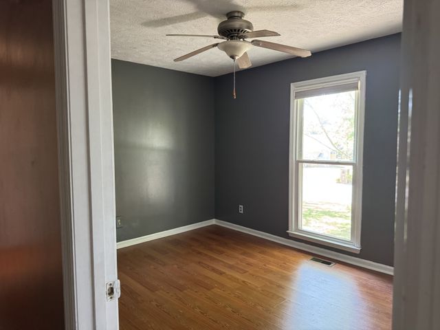 2306 Crown Hill Dr, Murfreesboro, TN 37129