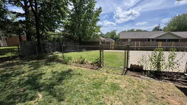 2306 Crown Hill Dr, Murfreesboro, TN 37129