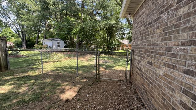 2306 Crown Hill Dr, Murfreesboro, TN 37129
