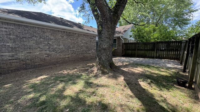 2306 Crown Hill Dr, Murfreesboro, TN 37129